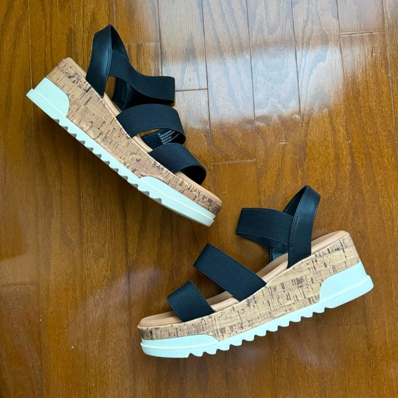 Universal Thread Benni Platform Sandal - Picture 2 of 9